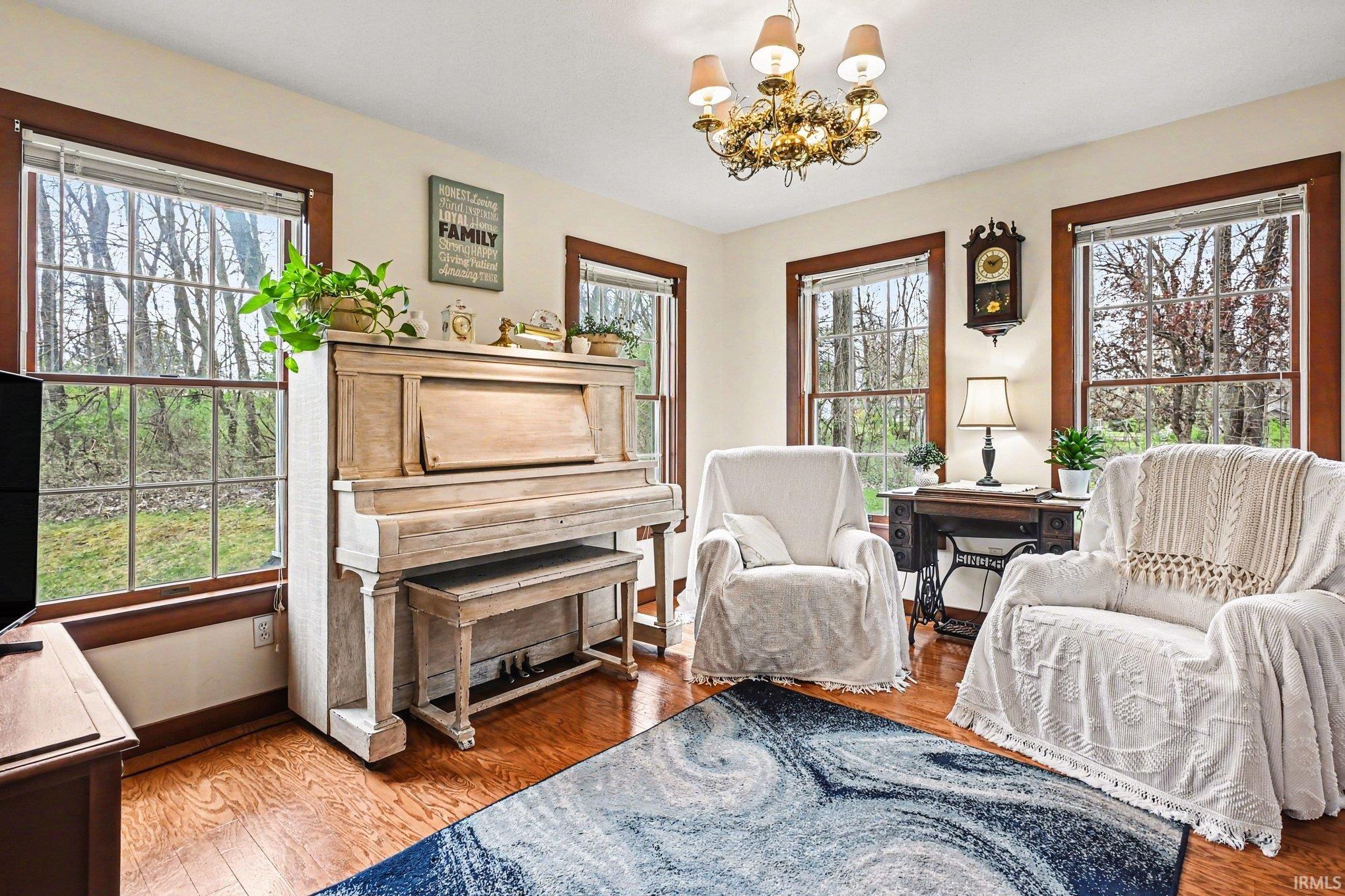 1305 Wooster Road