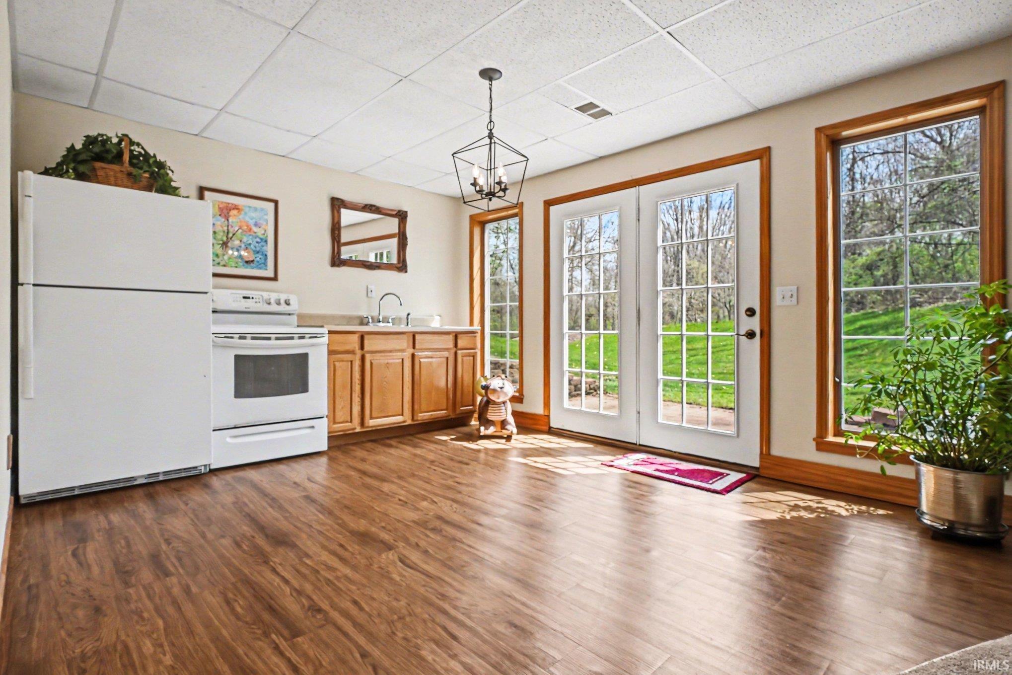 1305 Wooster Road