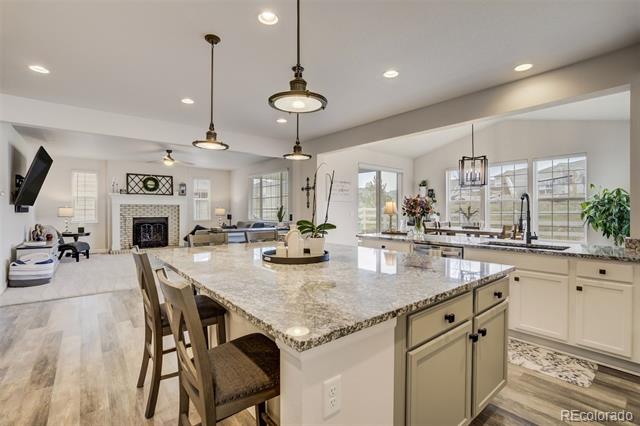 5059 Ditmars Lane