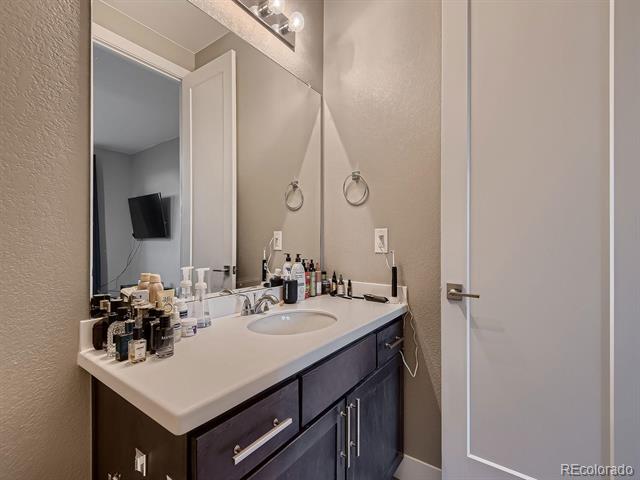 15818 E Broncos Place