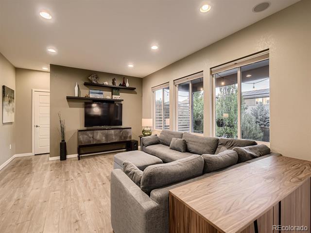 10968 Pastel Point