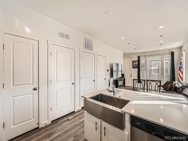 4987 N Walden Way