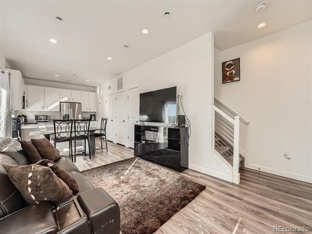 4987 N Walden Way