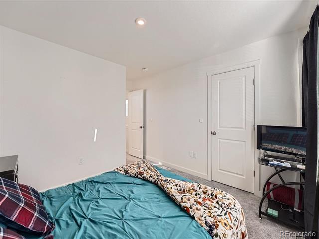 4987 N Walden Way