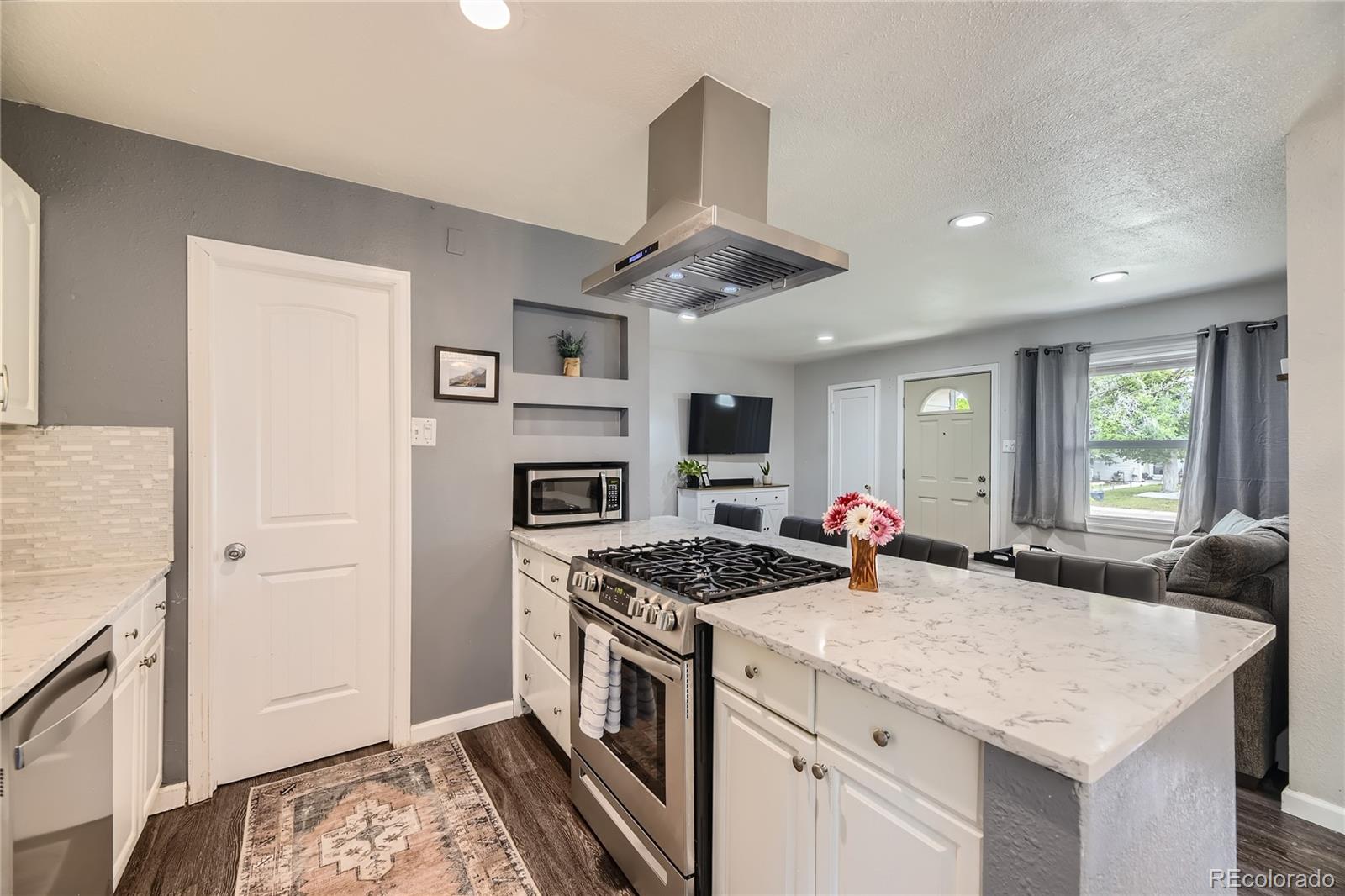 2015 S Julian Circle