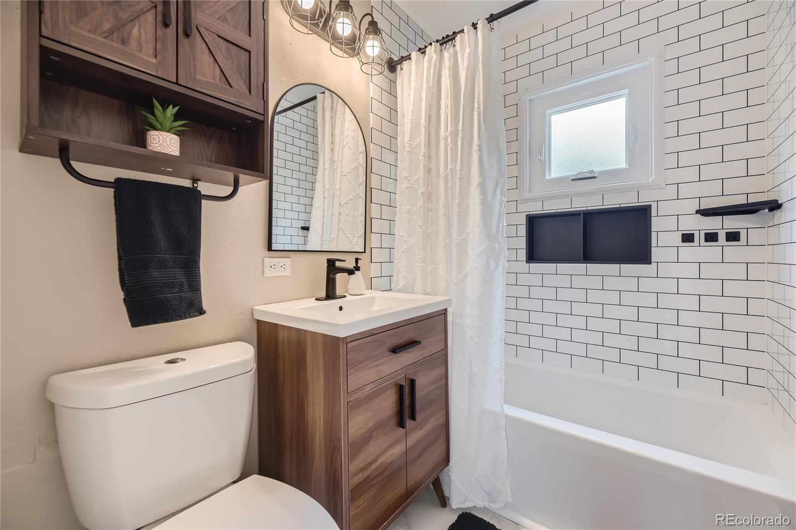 2015 S Julian Circle