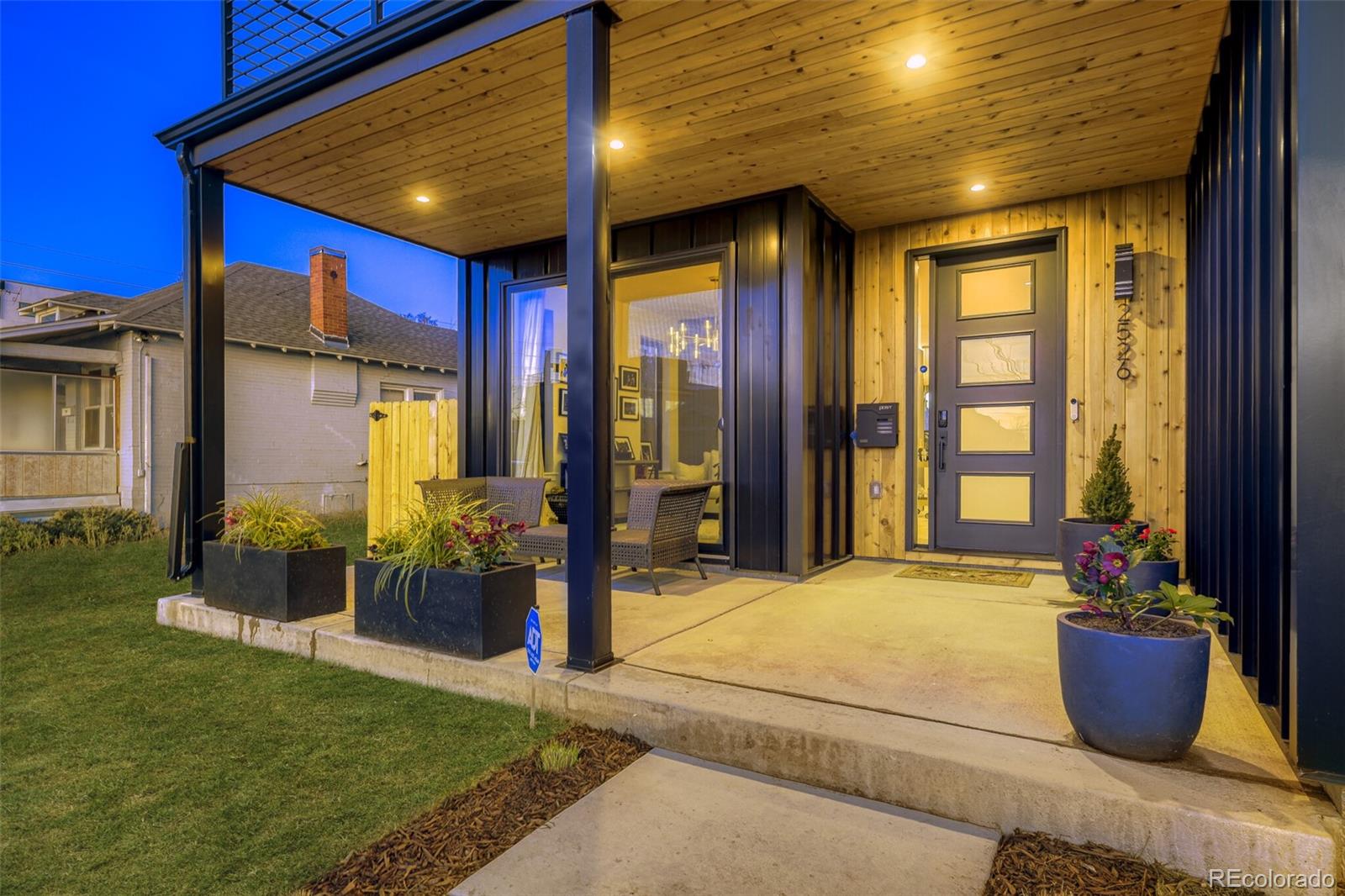 2526 S Lincoln Street