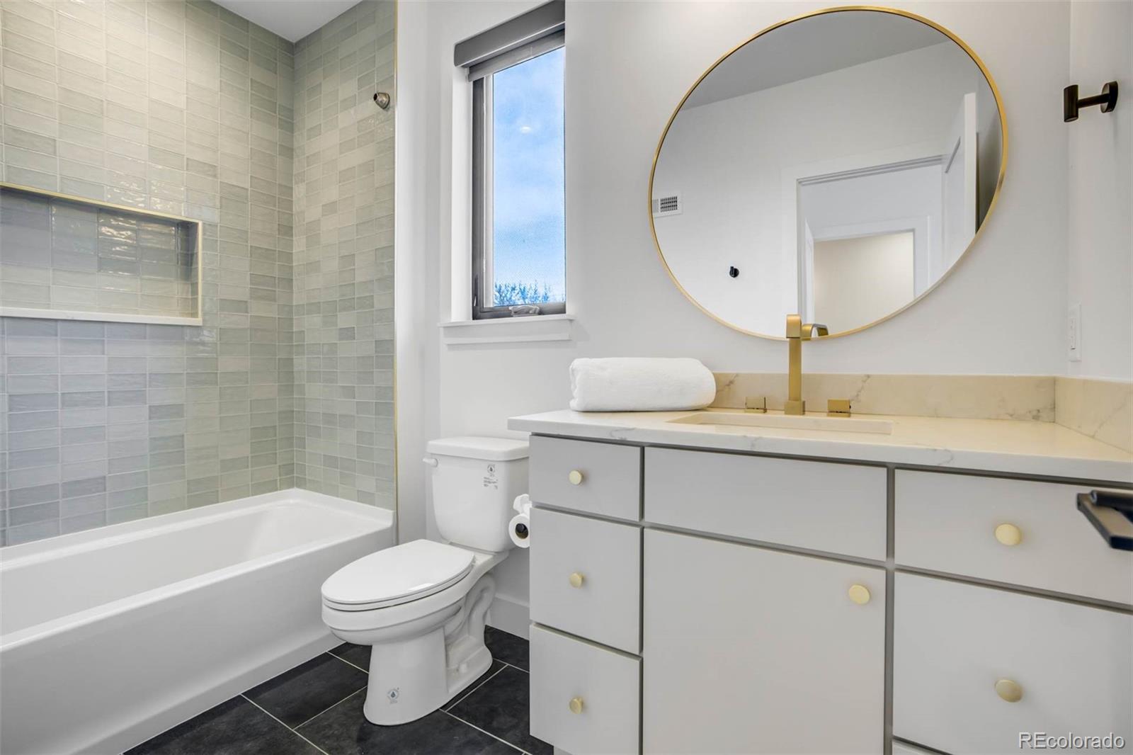 2526 S Lincoln Street