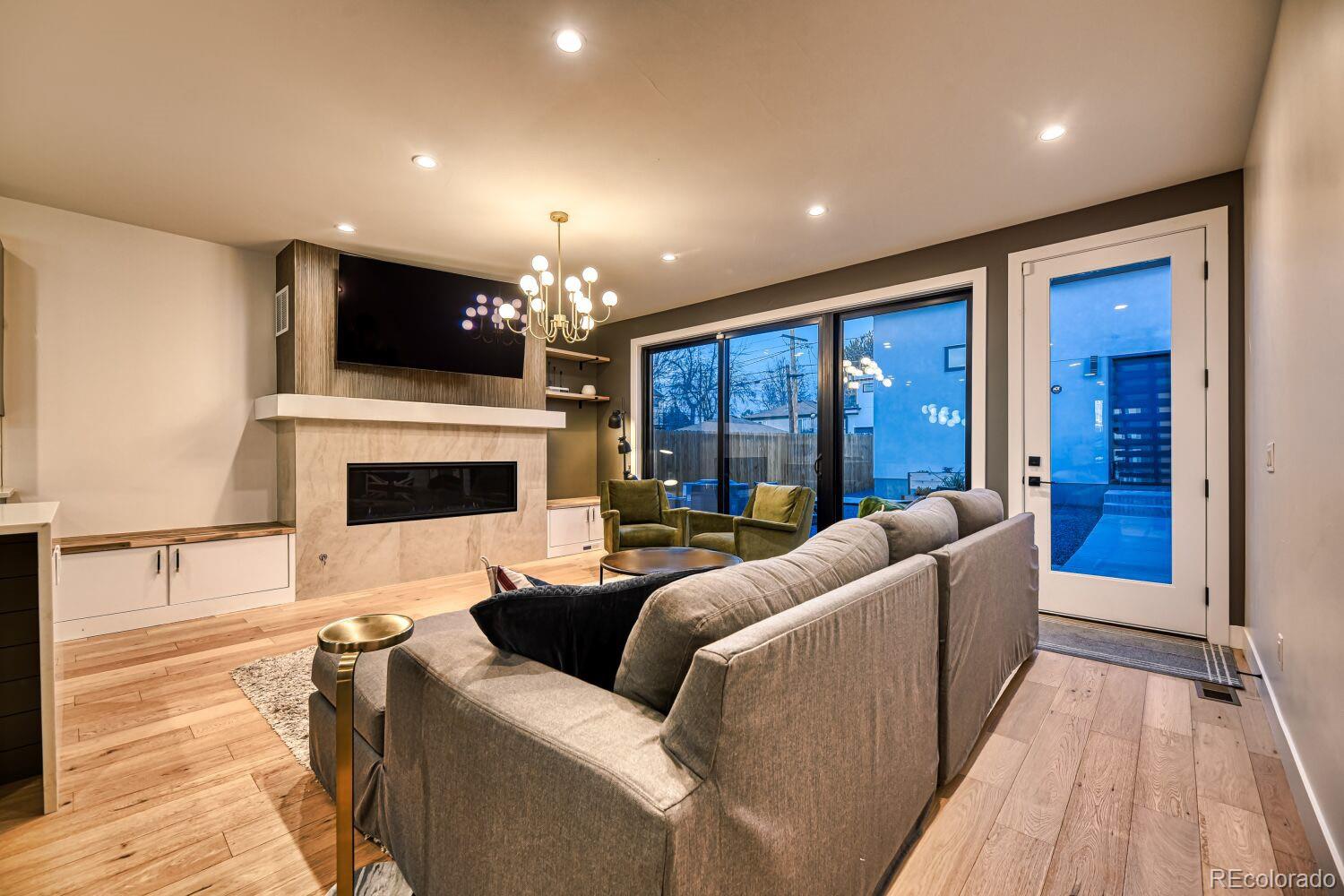 2526 S Lincoln Street