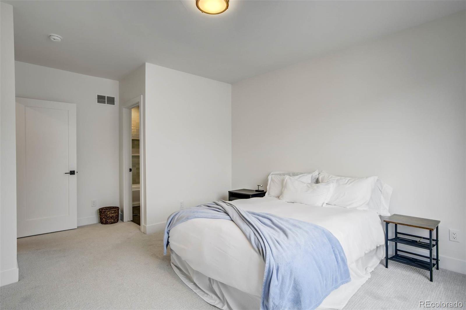 2526 S Lincoln Street