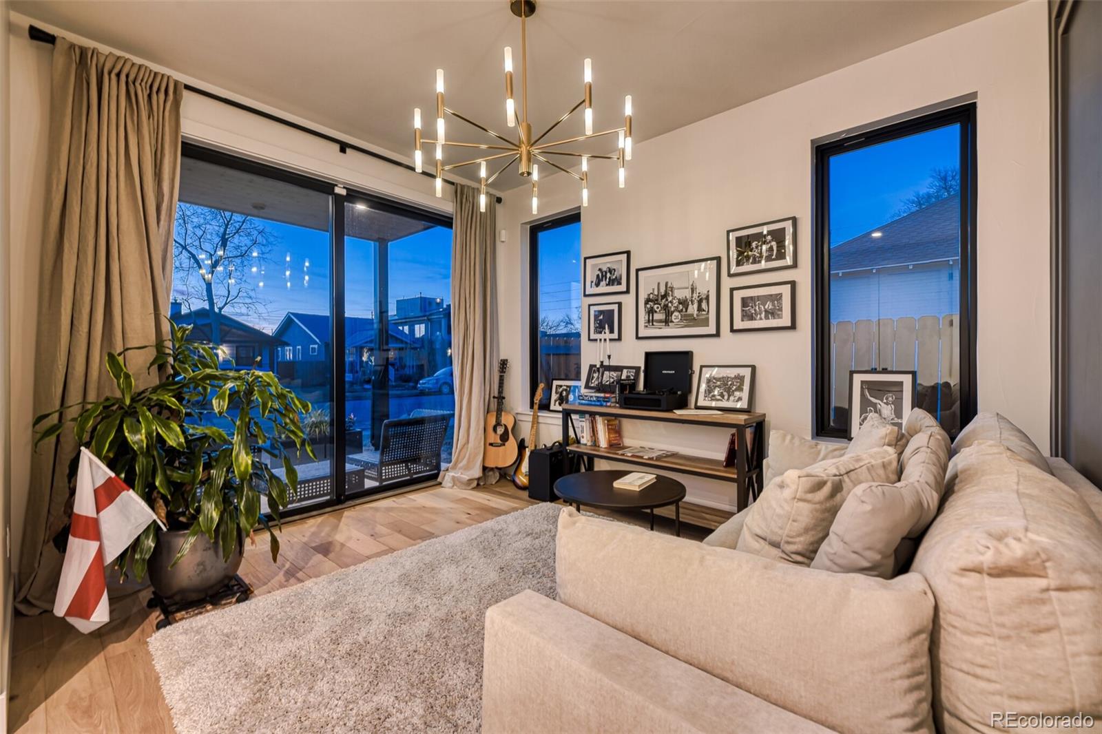 2526 S Lincoln Street