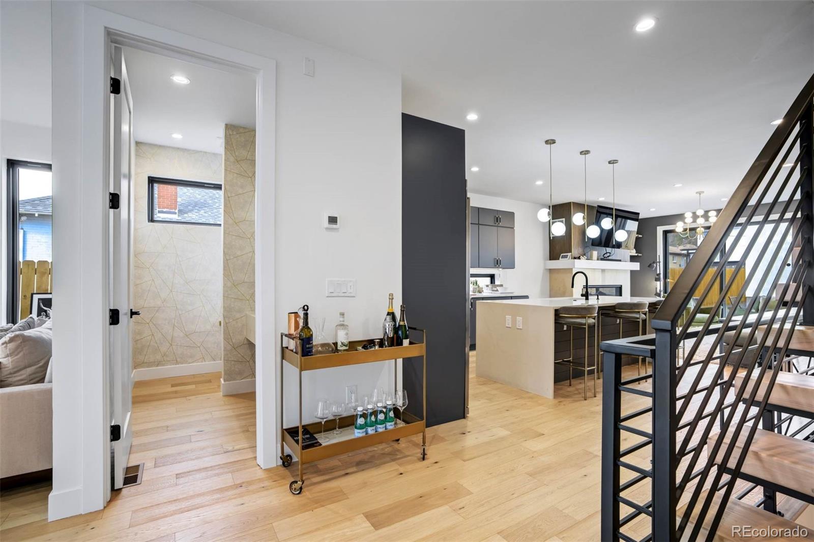 2526 S Lincoln Street