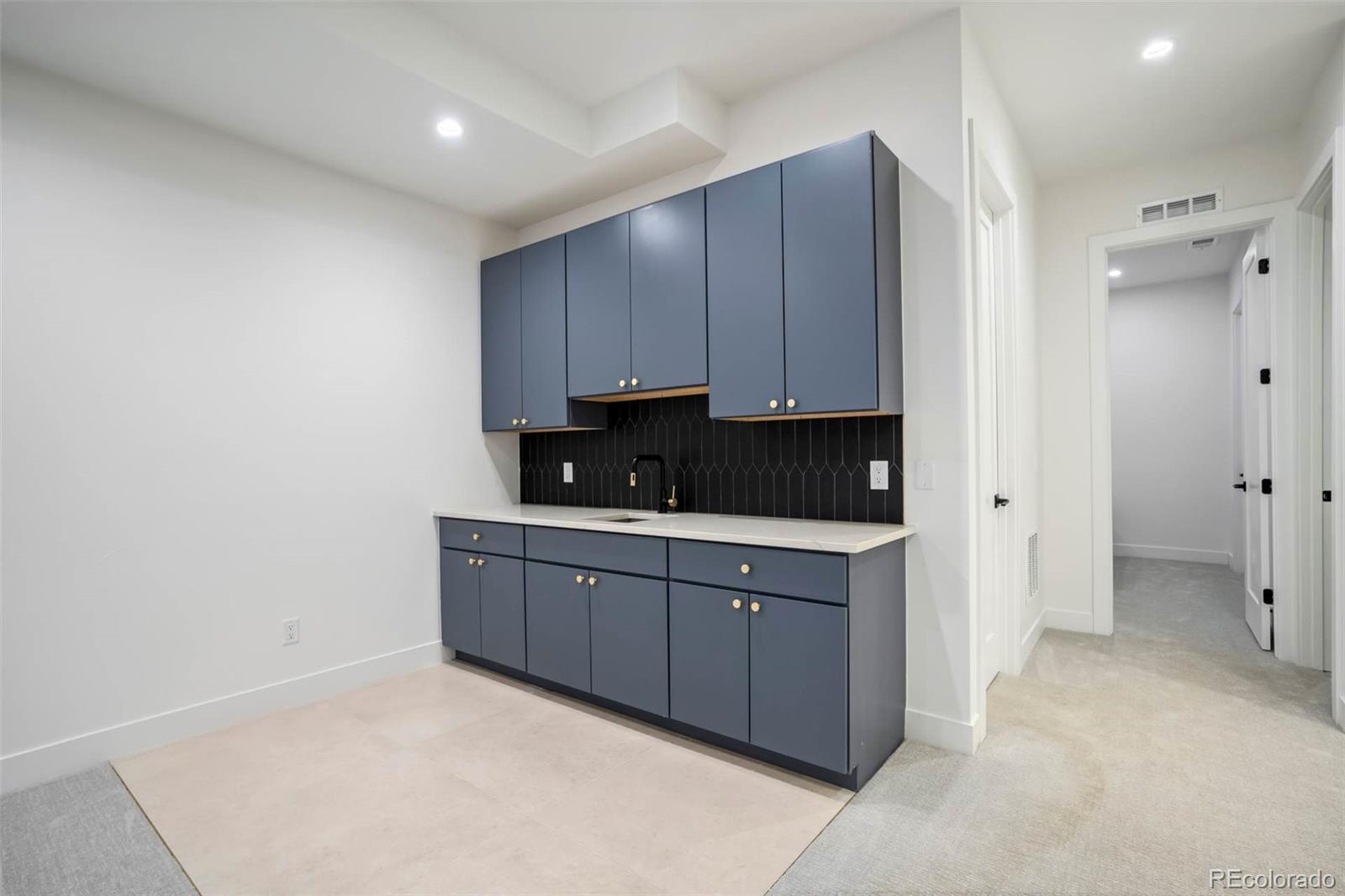 2526 S Lincoln Street