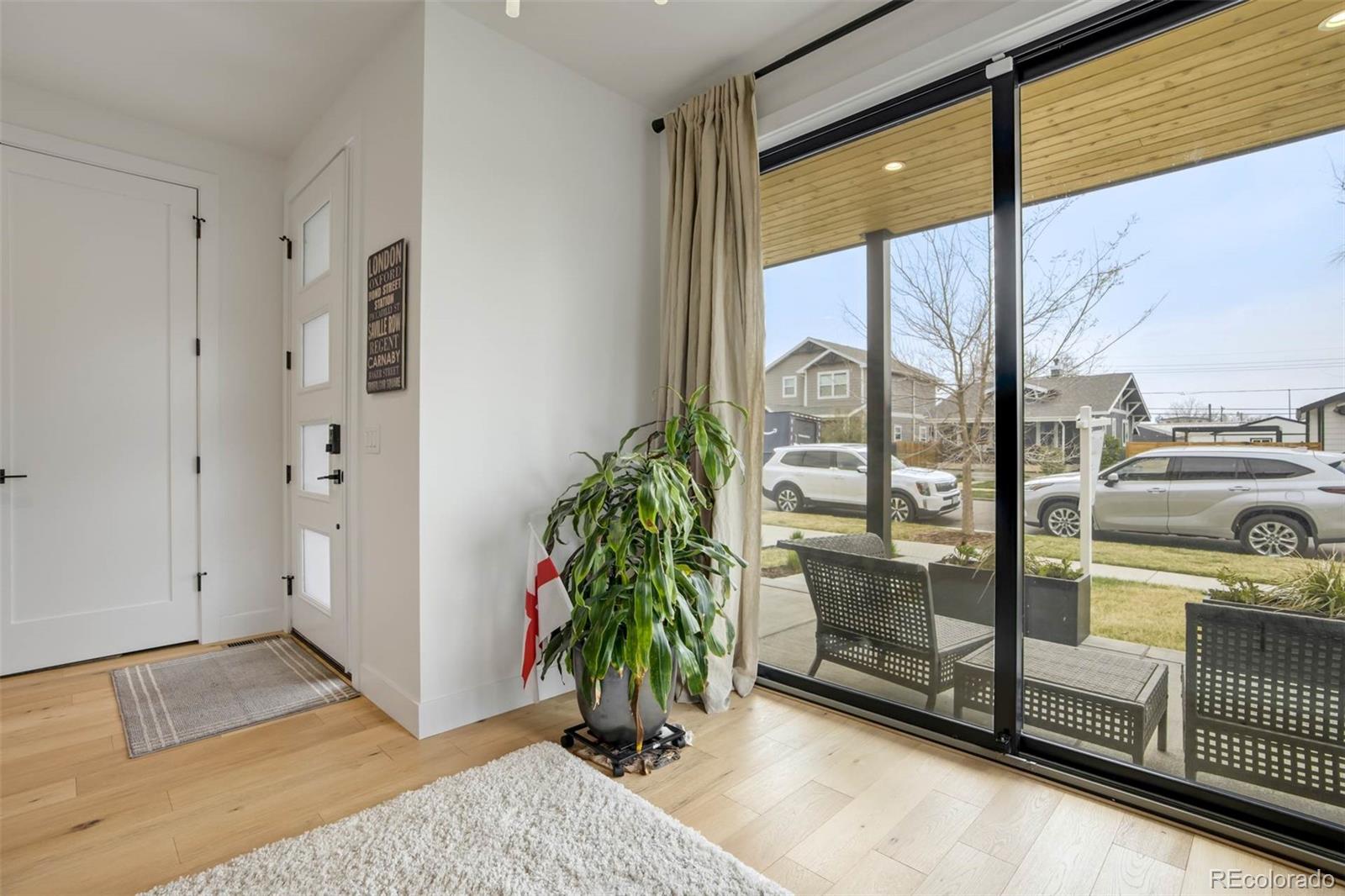 2526 S Lincoln Street