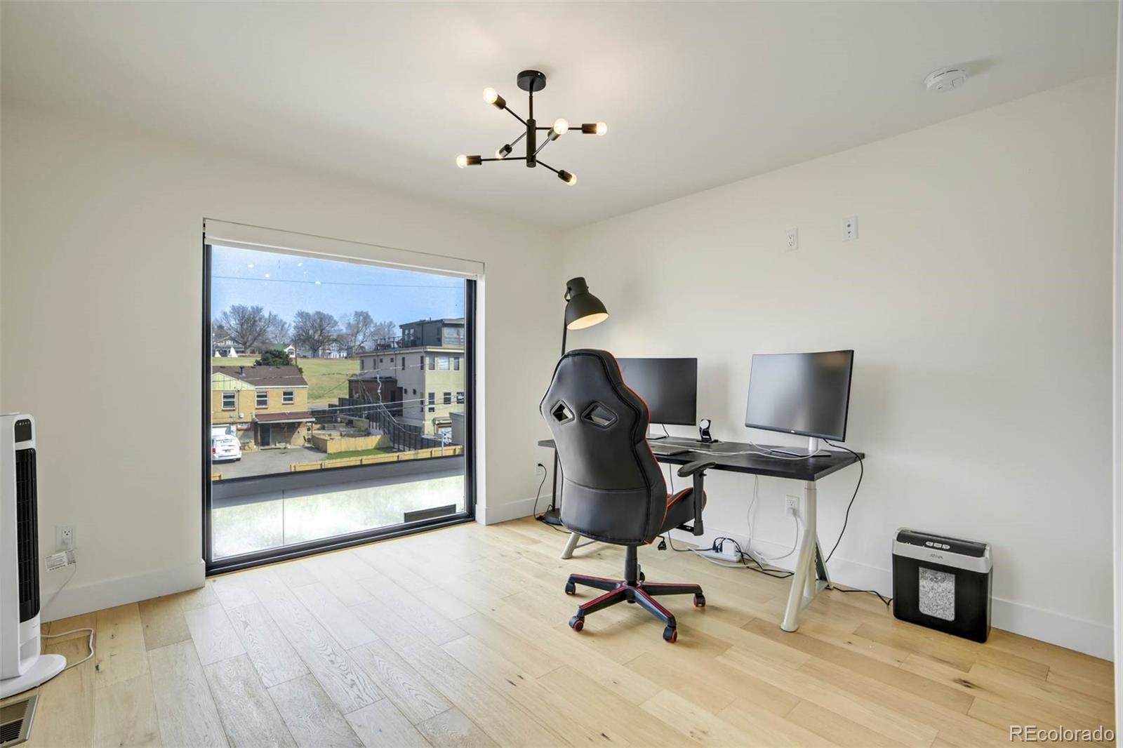 2526 S Lincoln Street