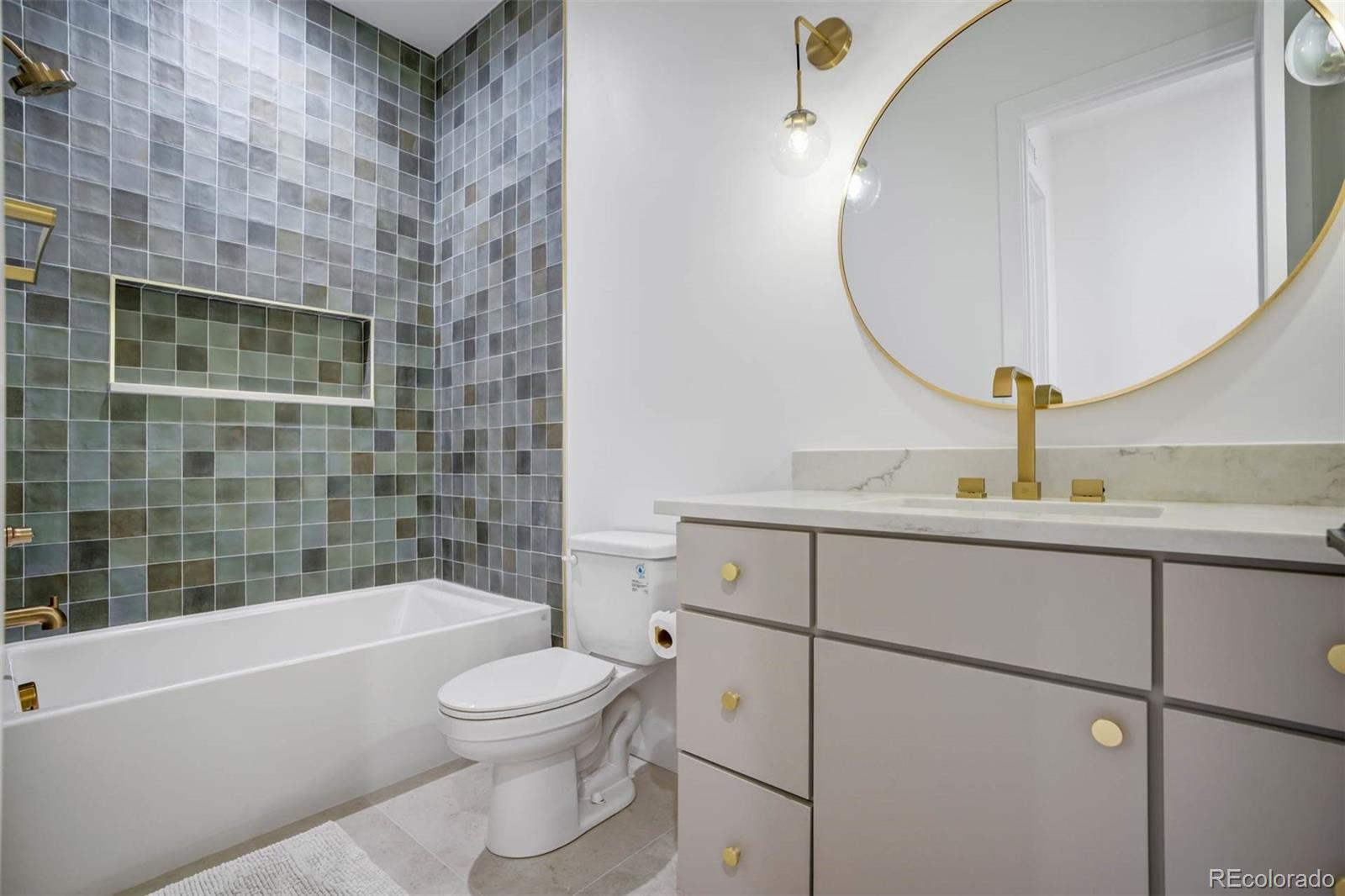 2526 S Lincoln Street