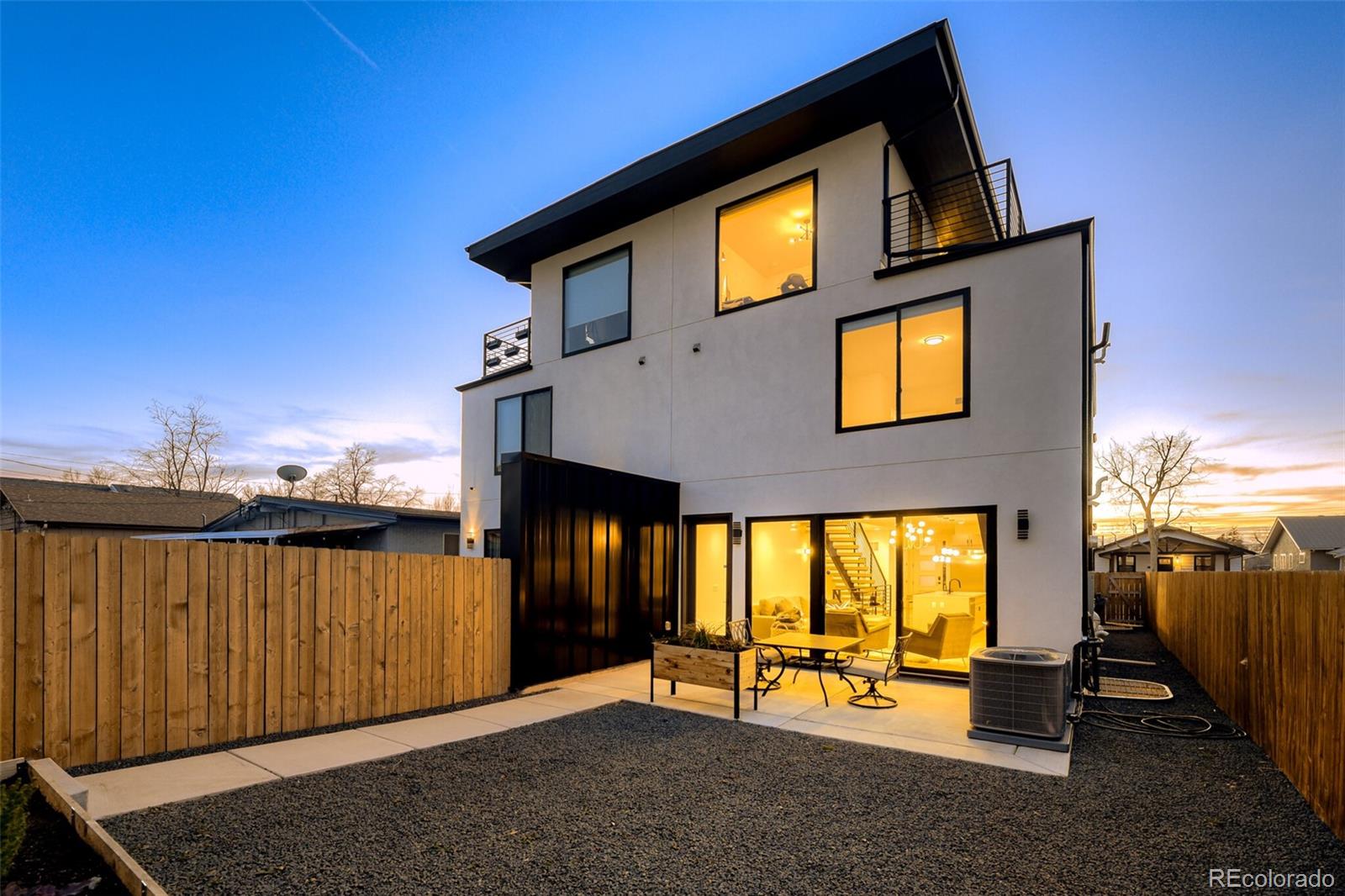 2526 S Lincoln Street