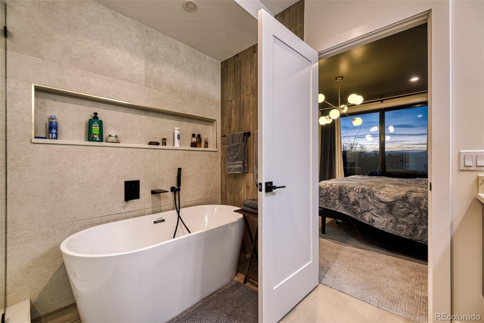 2526 S Lincoln Street