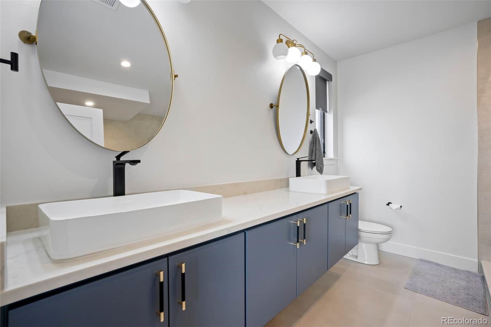 2526 S Lincoln Street