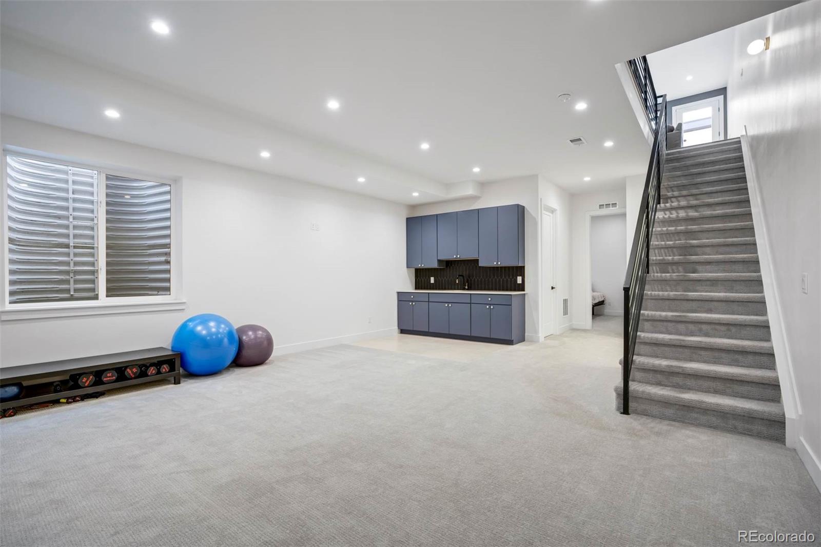 2526 S Lincoln Street