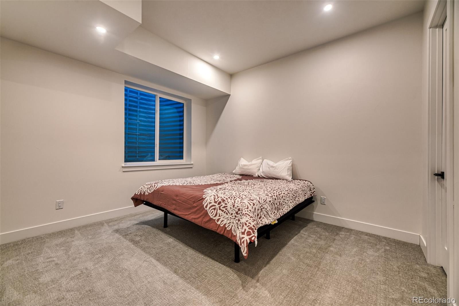 2526 S Lincoln Street