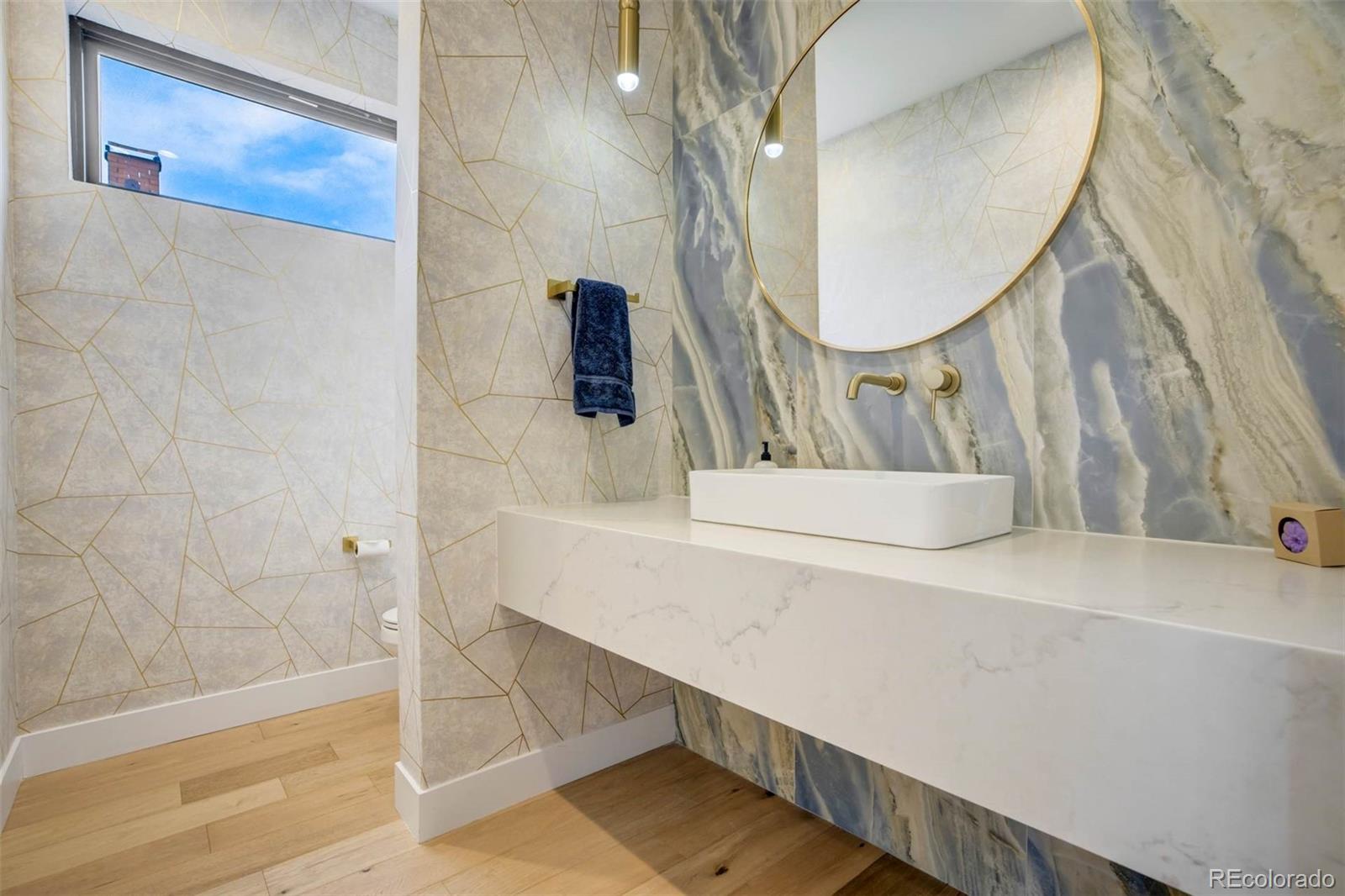 2526 S Lincoln Street