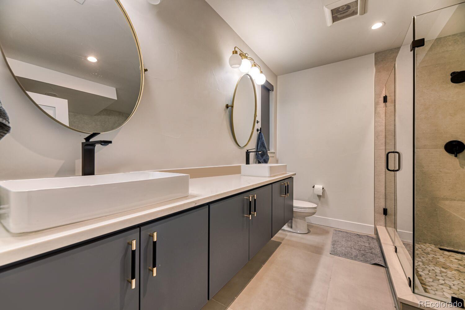 2526 S Lincoln Street