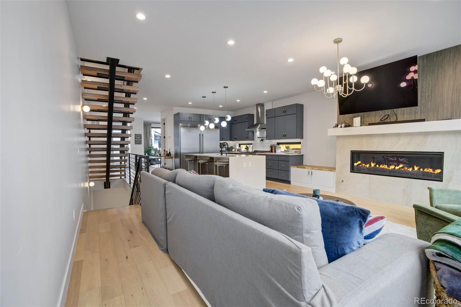 2526 S Lincoln Street