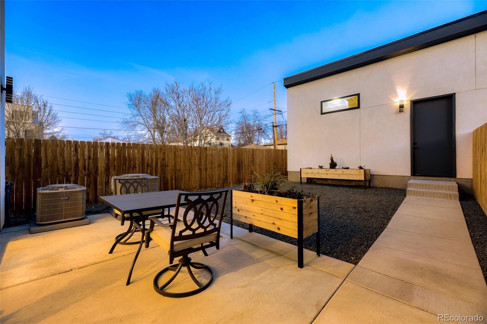 2526 S Lincoln Street