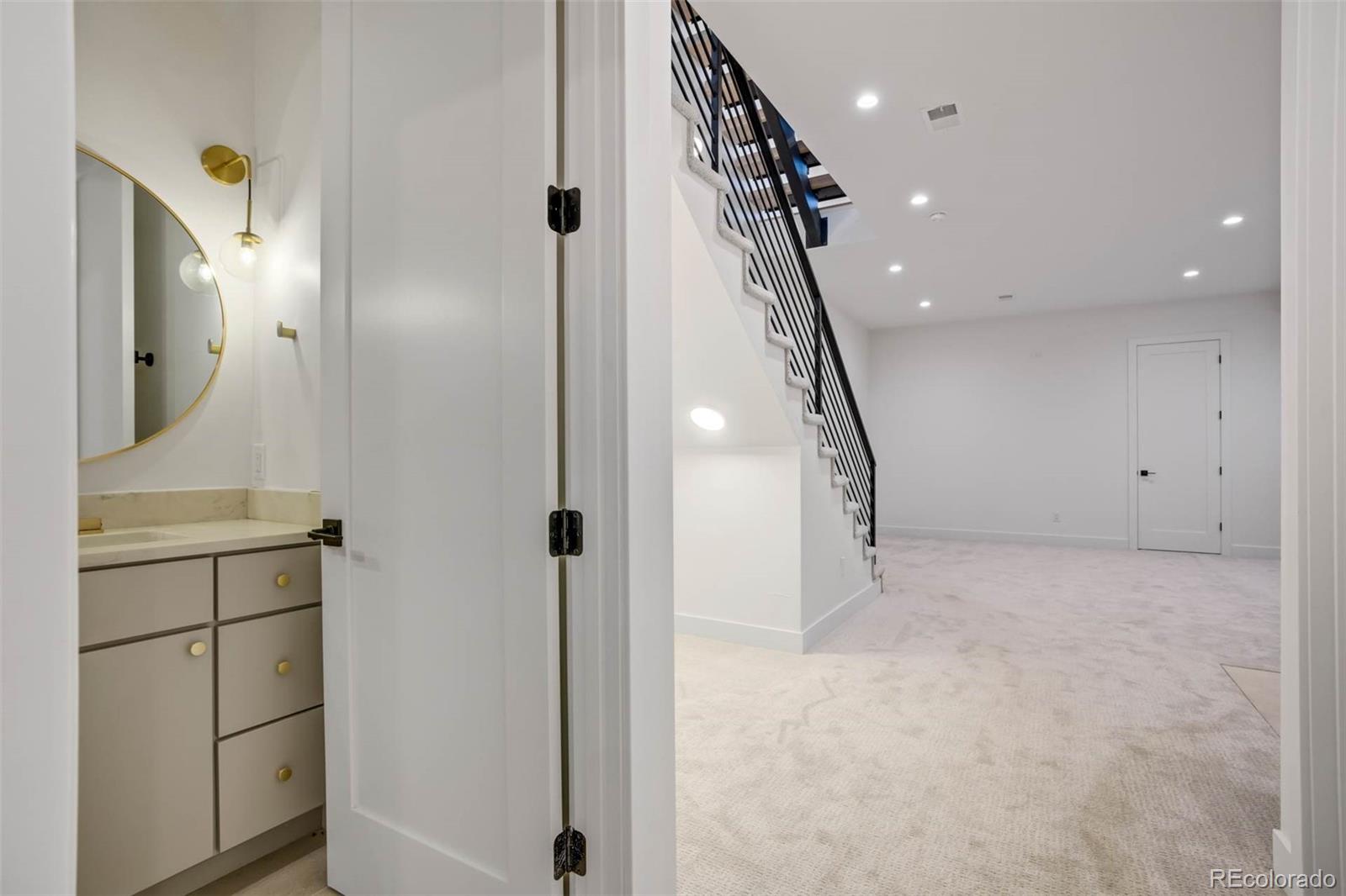 2526 S Lincoln Street