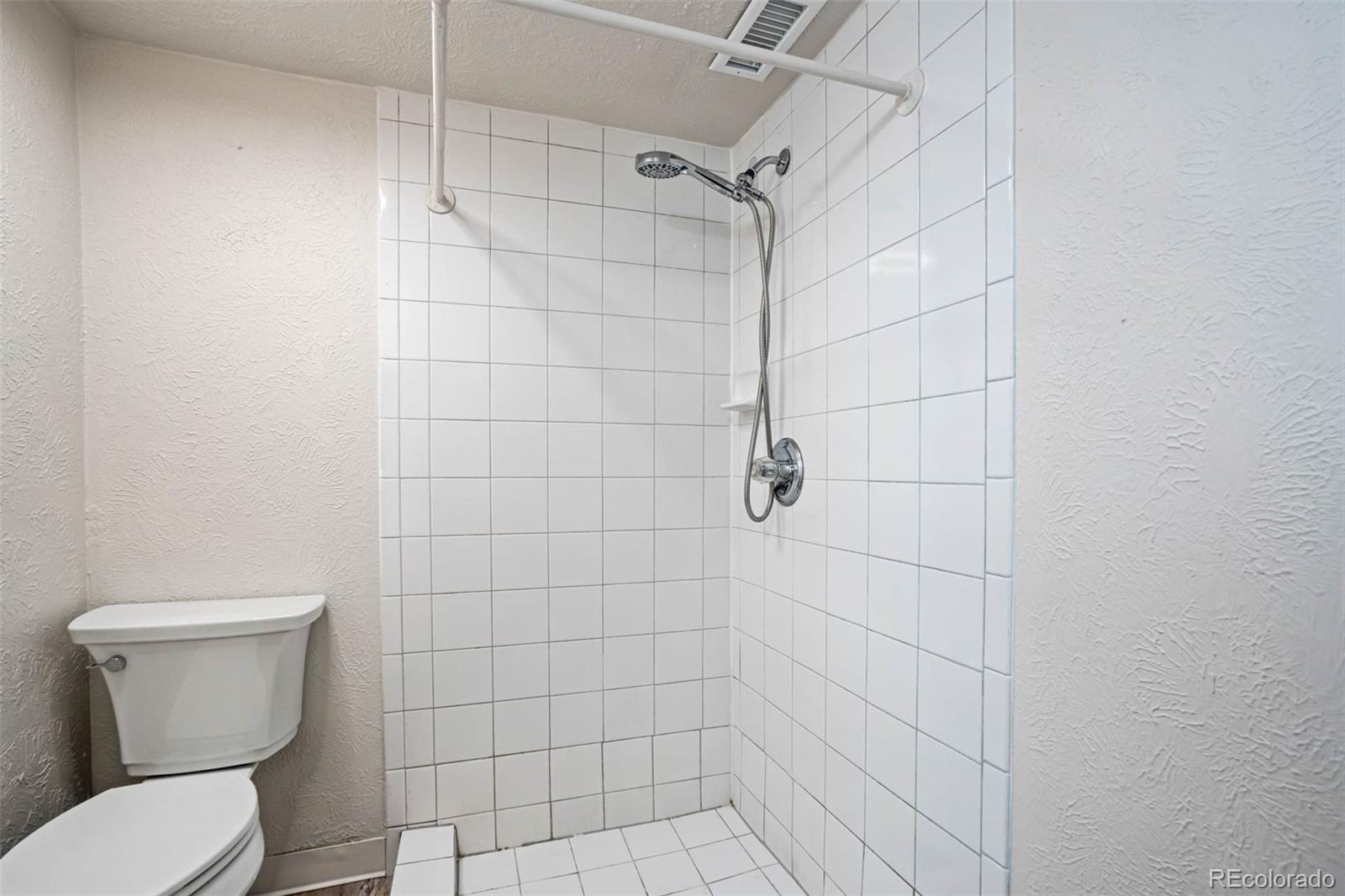 1182 Clermont Street Unit: 1B