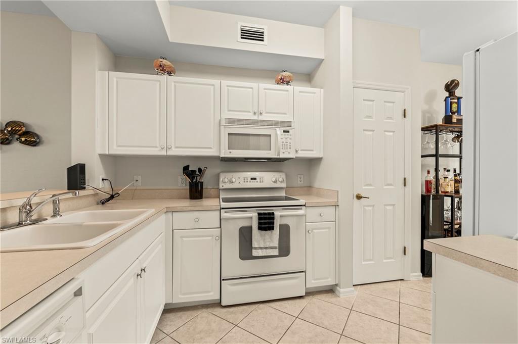 4000 Loblolly Bay DR # 206 Unit: 8-206