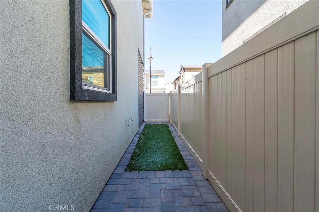 24604 Westwind Pl