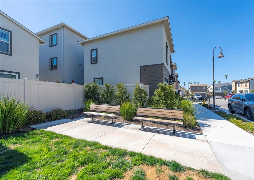 24604 Westwind Pl
