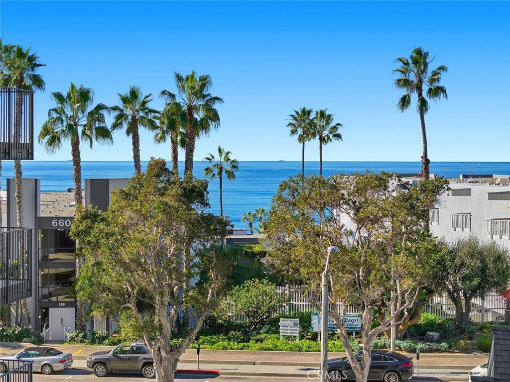 208 S Catalina Avenue