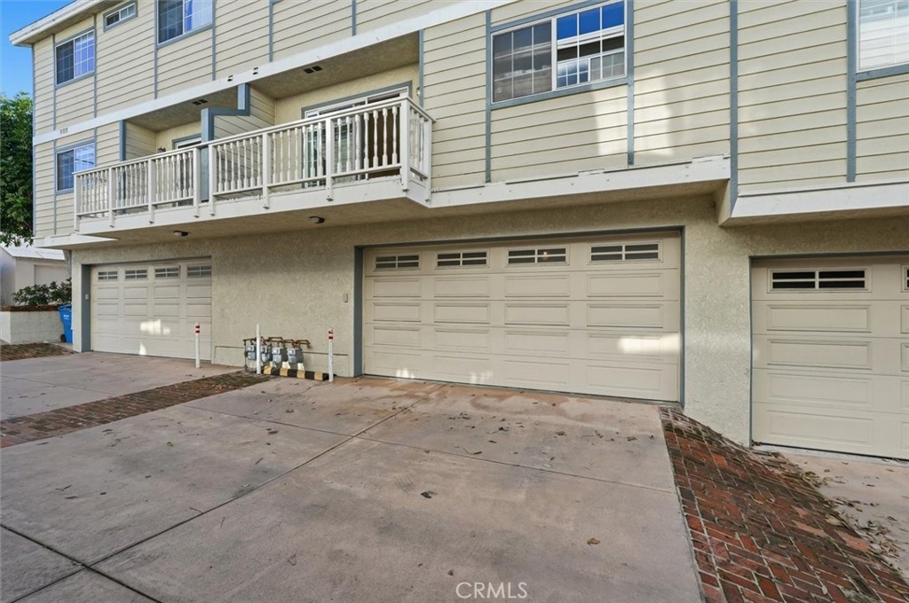 208 S Catalina Avenue