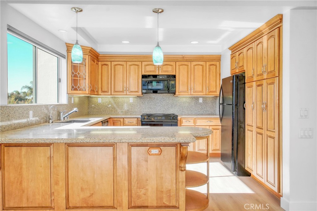 32700 Coastsite Drive 102