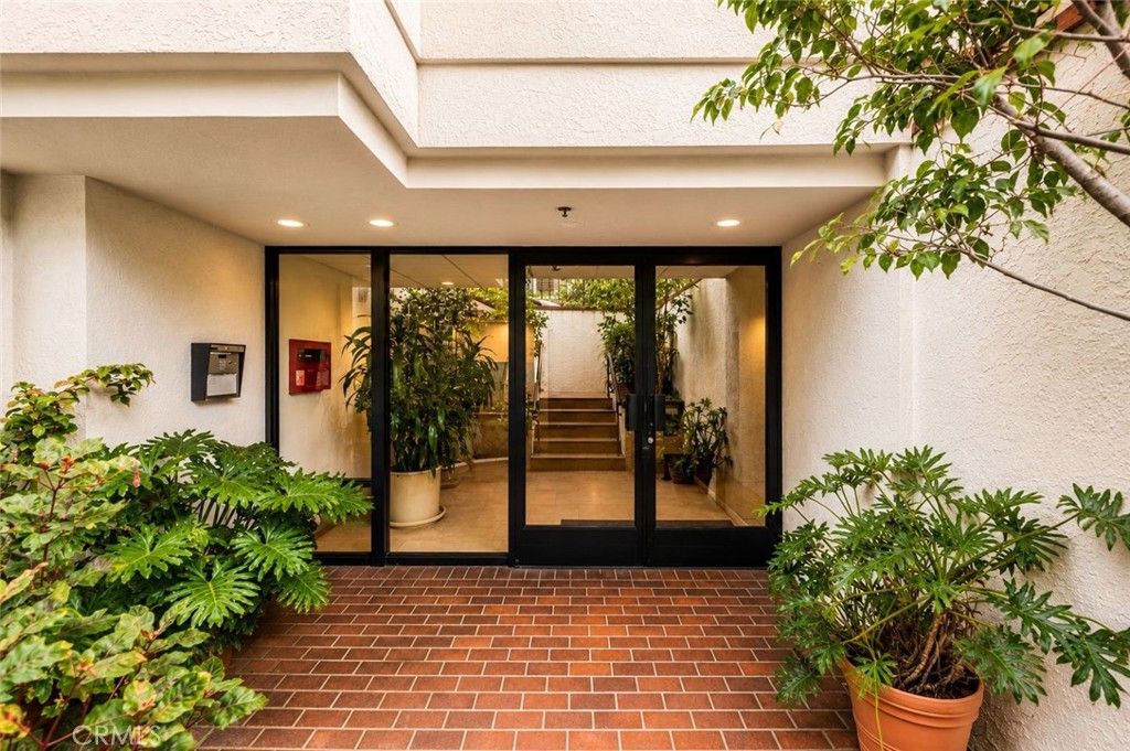 432 S Hamel Road 302