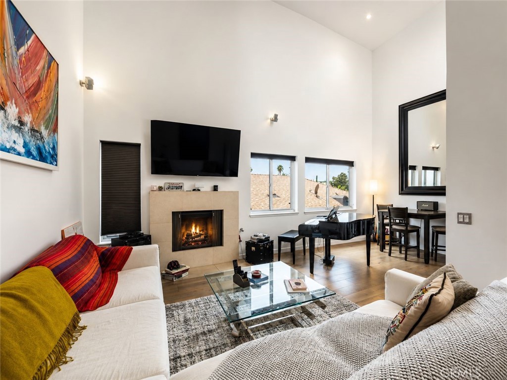 432 S Hamel Road 302
