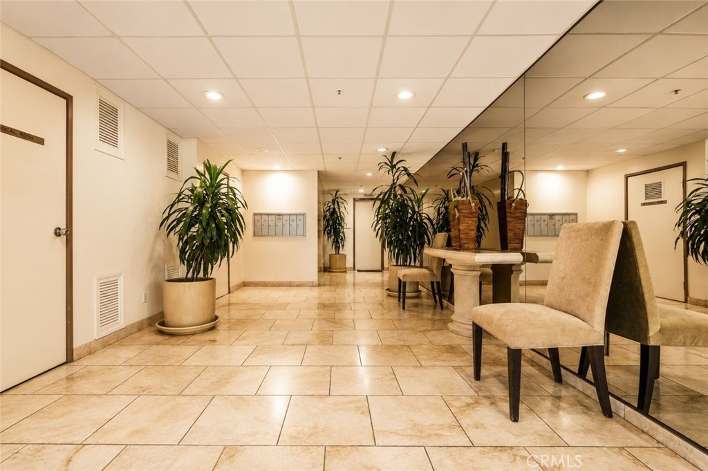 432 S Hamel Road 302