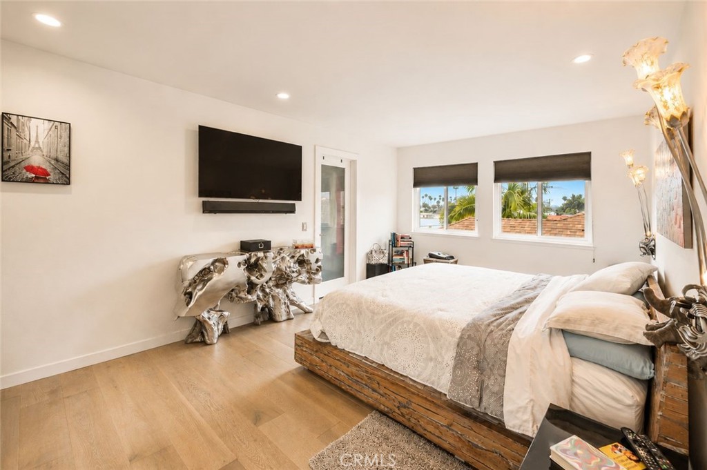 432 S Hamel Road 302