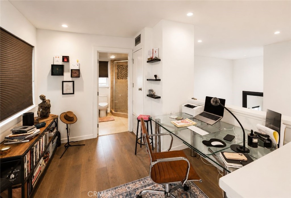 432 S Hamel Road 302