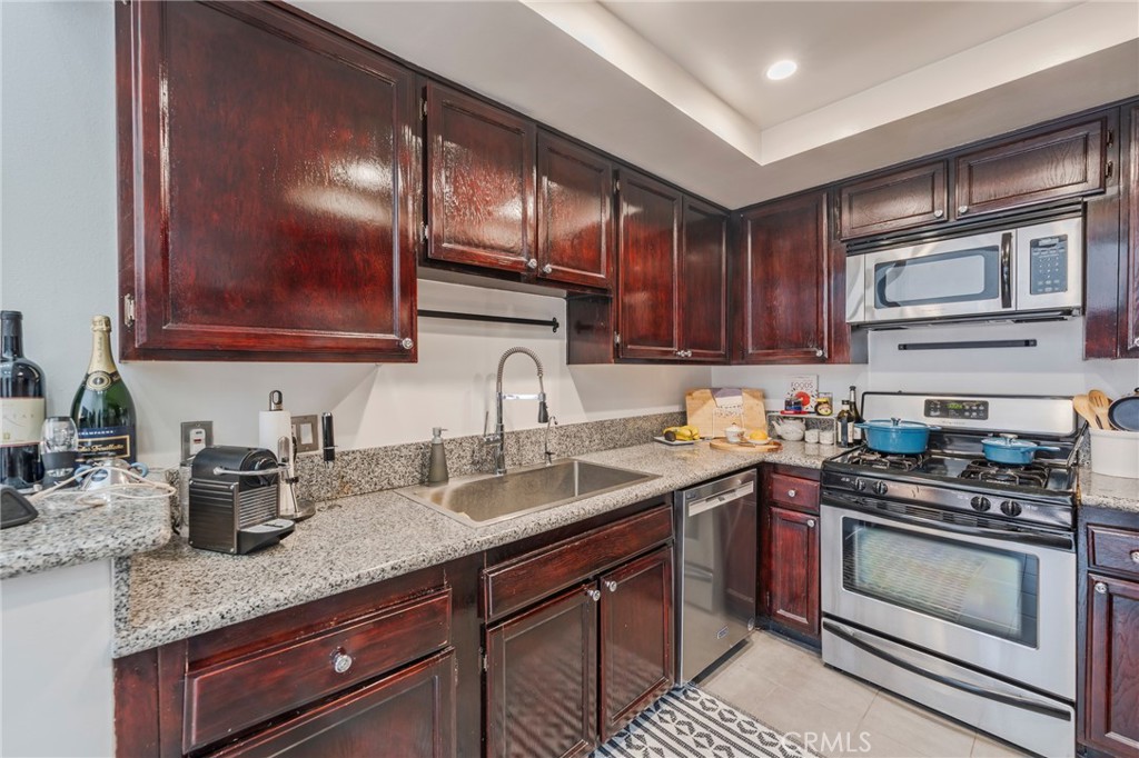 432 S Hamel Road 302