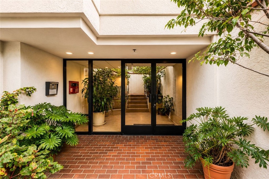432 S Hamel Road 302