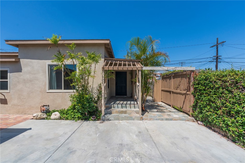 20423 Catalina Street