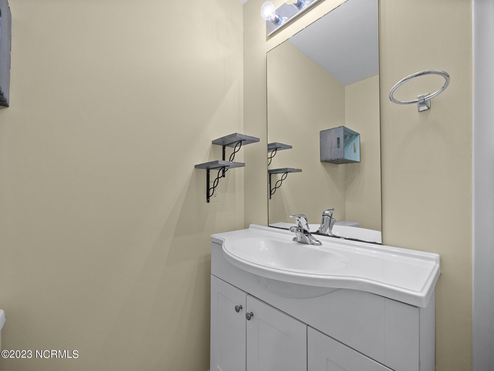 620 N Topsail Drive, C