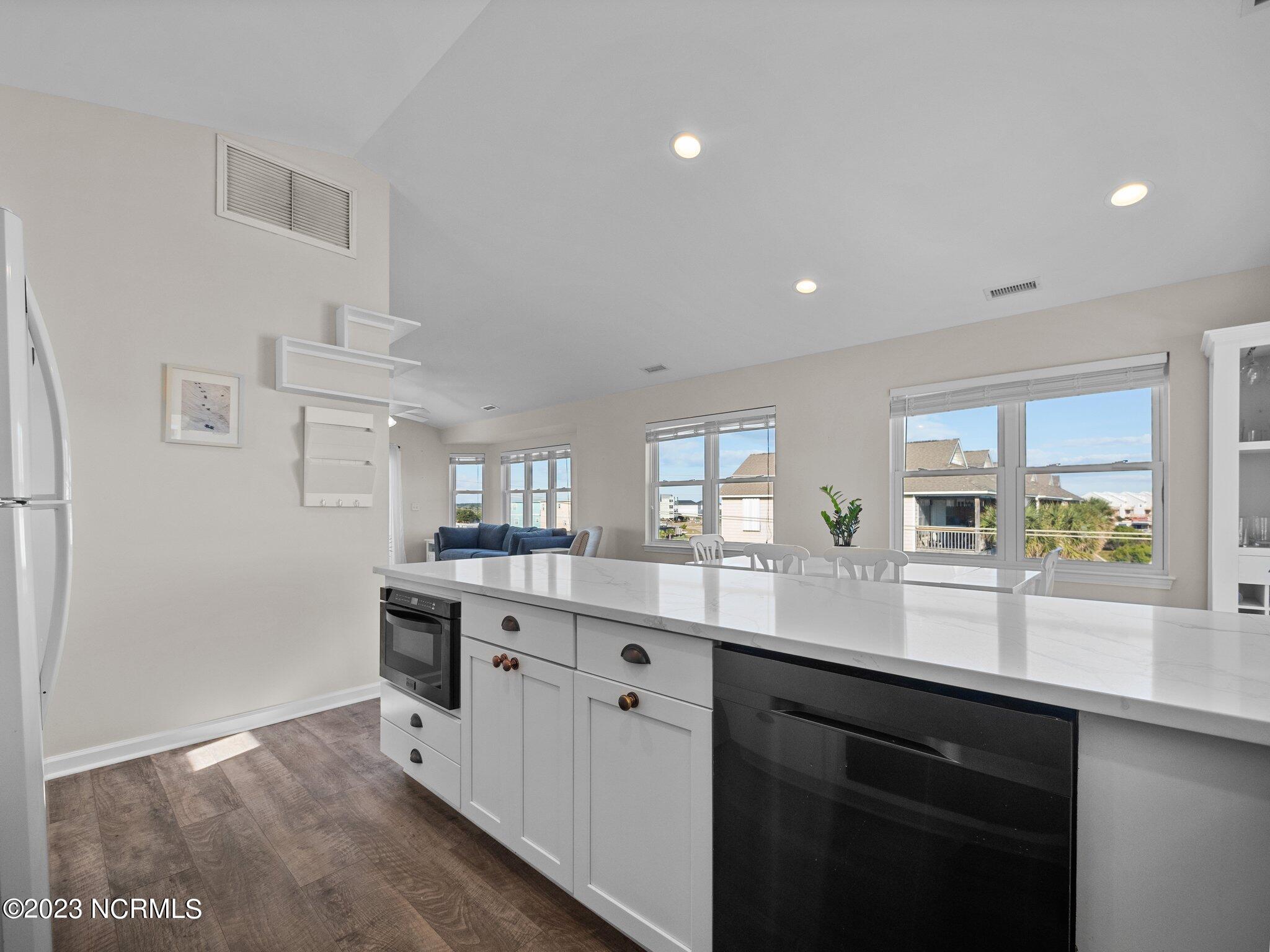 620 N Topsail Drive, C