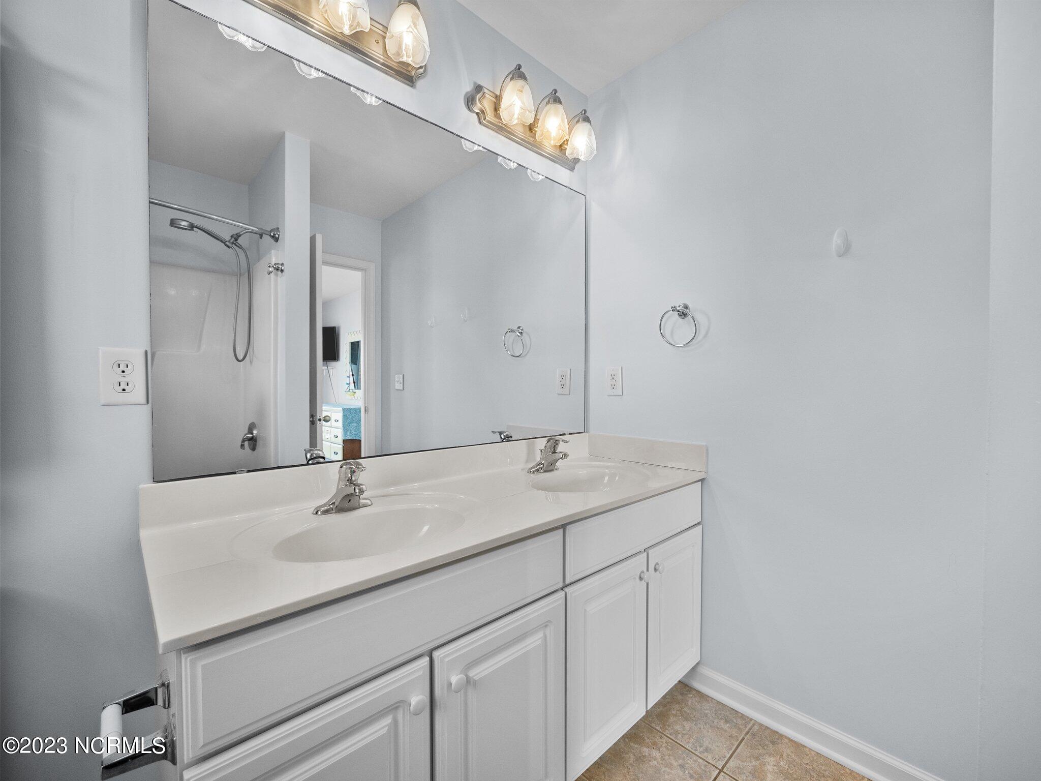 620 N Topsail Drive, C