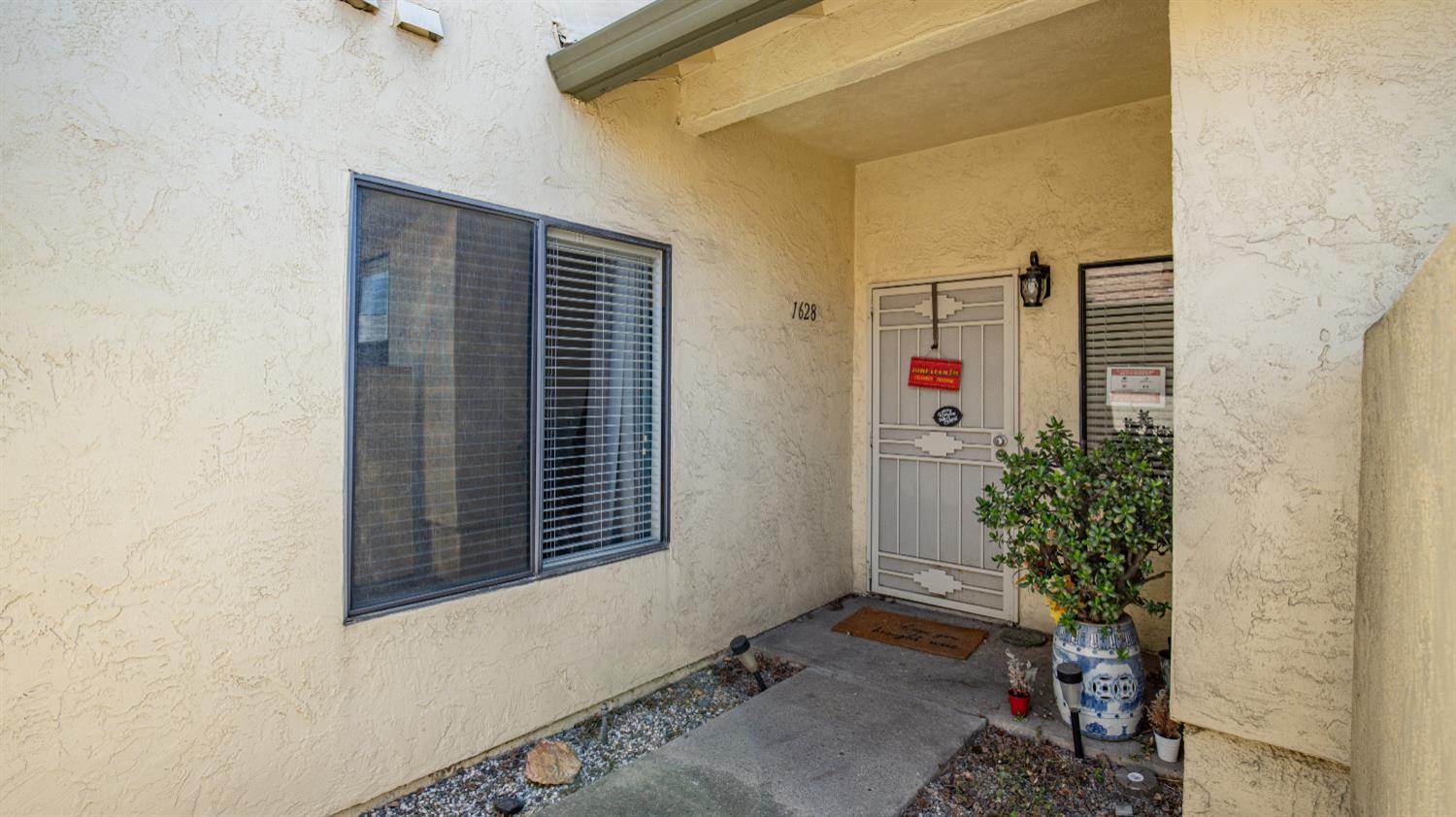 1628 Porter Way