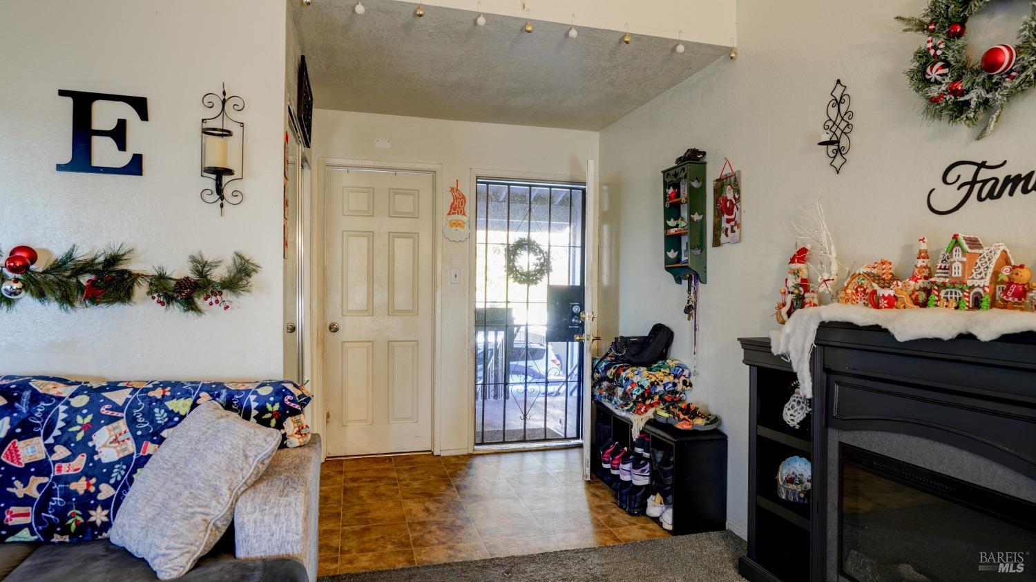 355 Parkview Ter #J8